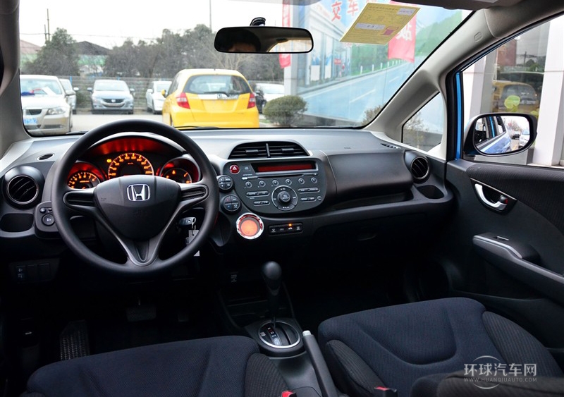 2011款 1.5L 自動全景天窗版