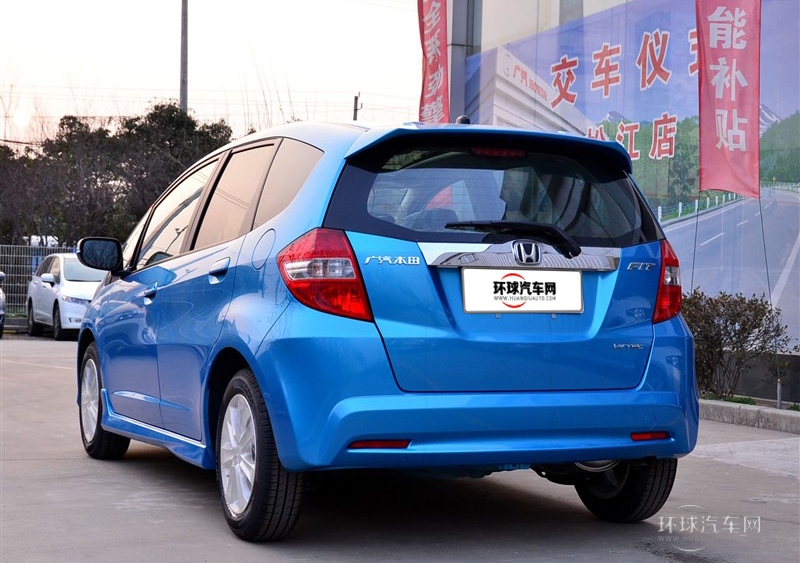 2011款 1.5L 自動全景天窗版