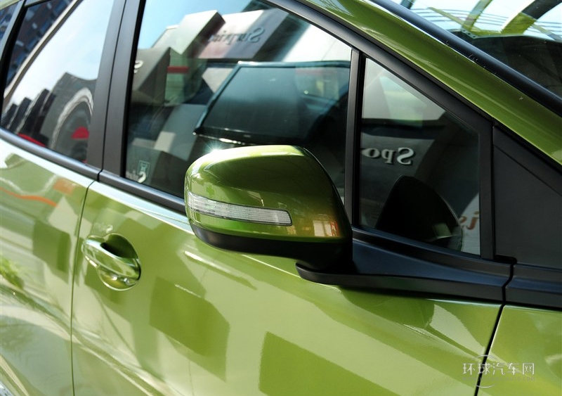 2013款 1.8L 自動舒適版 6座