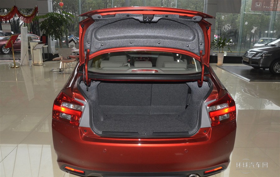 2012款 1.5L 自動旗艦版