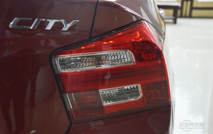 2012款 1.5L 自動(dòng)旗艦版