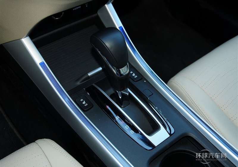 2013款 1.8L 自動舒適版 5座