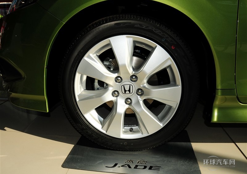 2013款 1.8L 自動舒適版 5座