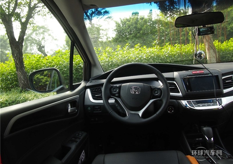 2013款 1.8L CVT豪華版 6座