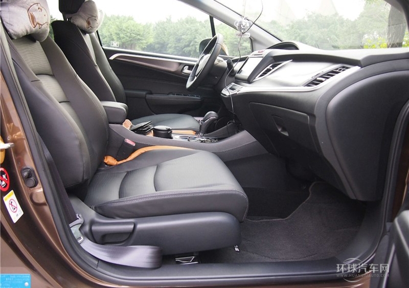 2013款 1.8L CVT豪華版 6座