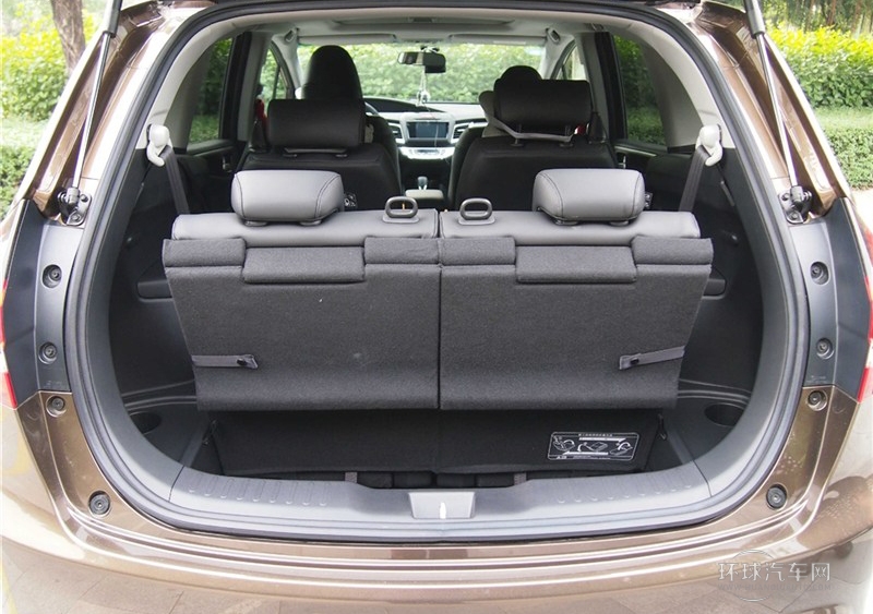 2013款 1.8L CVT豪華版 6座