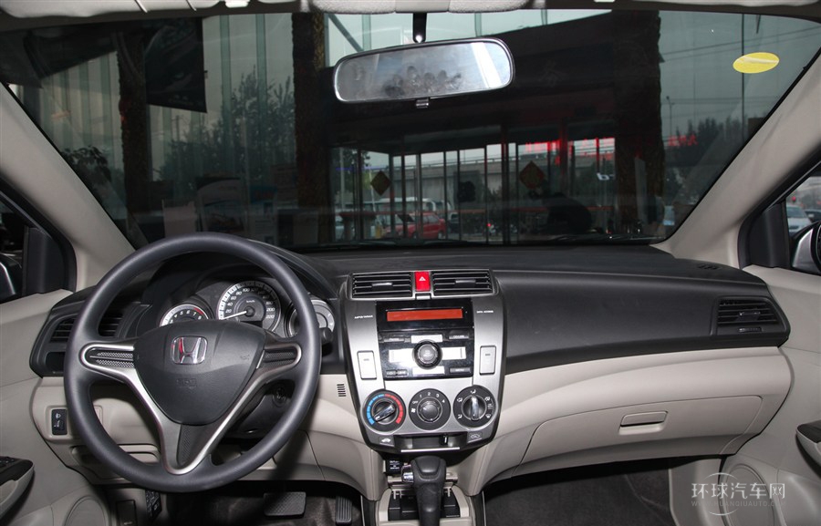 2012款 1.5L 自動精英版