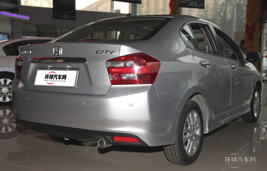 2012款 1.5L 自動精英版