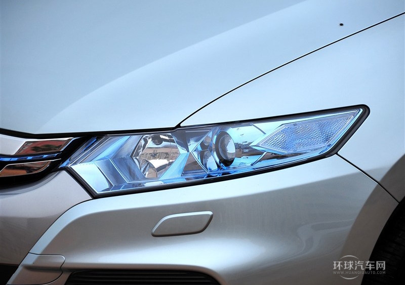 2013款 1.3L 標(biāo)準(zhǔn)型