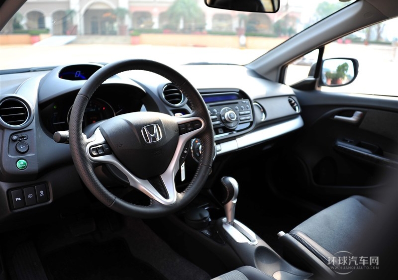 2013款 1.3L 標(biāo)準(zhǔn)型