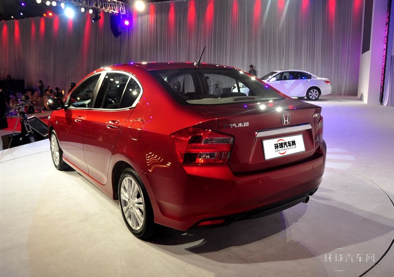 2012款 1.8L 自動旗艦版