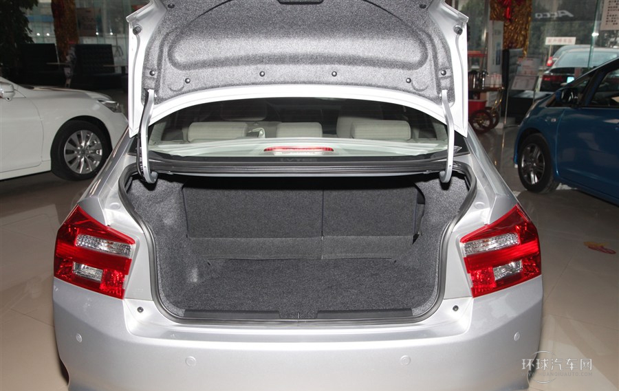 2012款 1.8L 自動舒適版