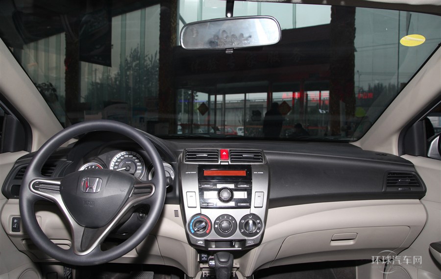 2012款 1.8L 自動舒適版