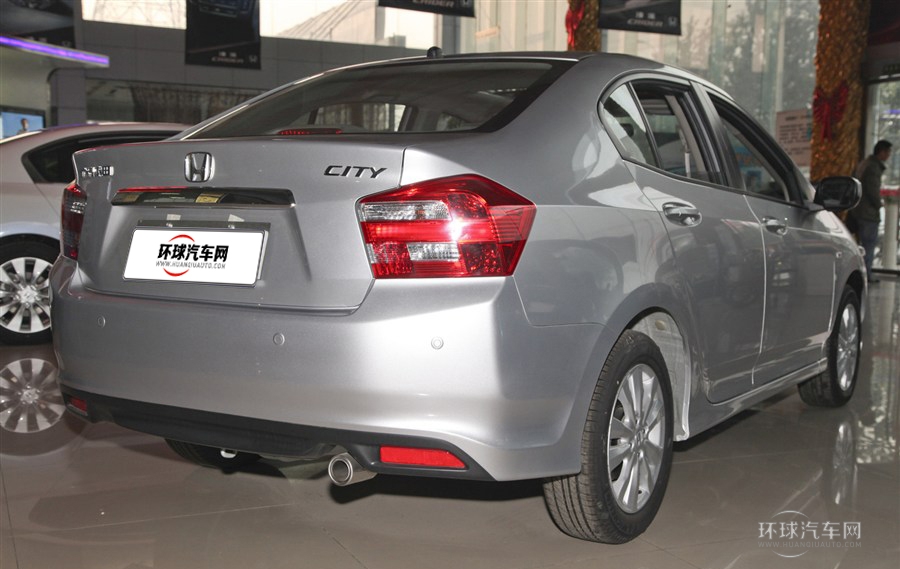 2012款 1.8L 自動舒適版