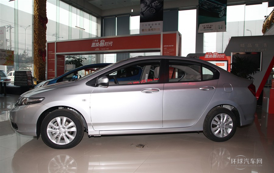 2012款 1.8L 自動(dòng)舒適版