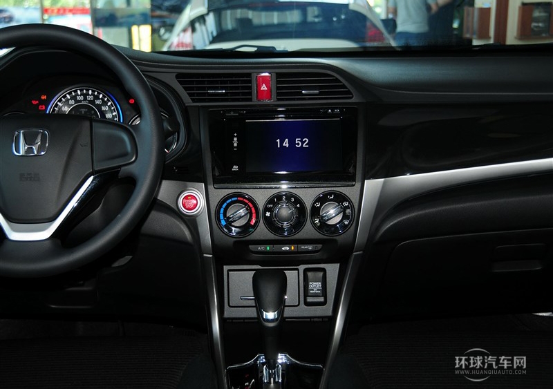 2013款 1.8L 自動豪華版