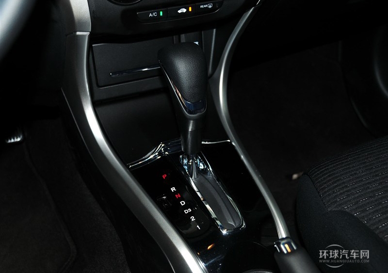 2013款 1.8L 自動豪華版