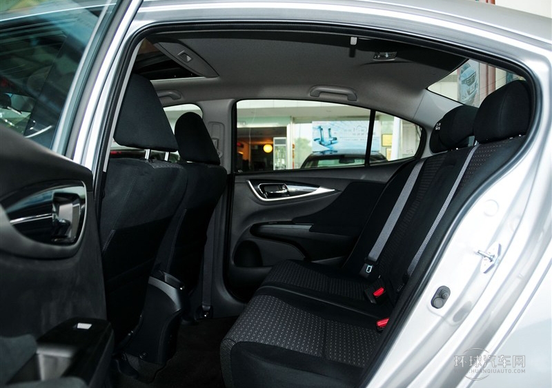 2013款 1.8L 自動豪華版