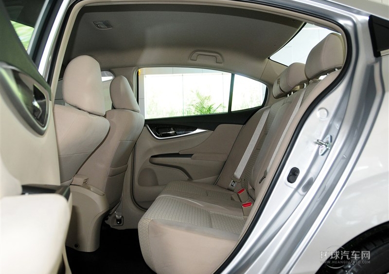 2013款 1.8L 自動舒適版