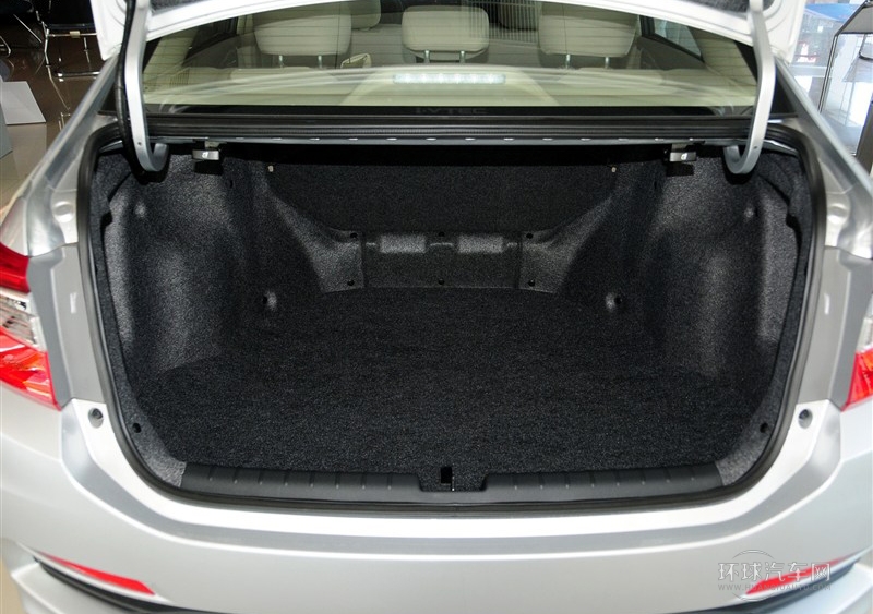 2013款 1.8L 自動舒適版