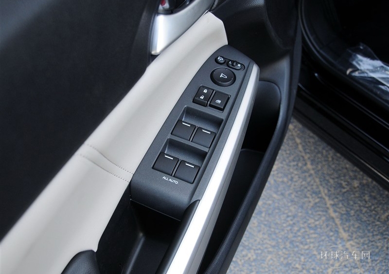 2014款 2.4L 豪華導航版