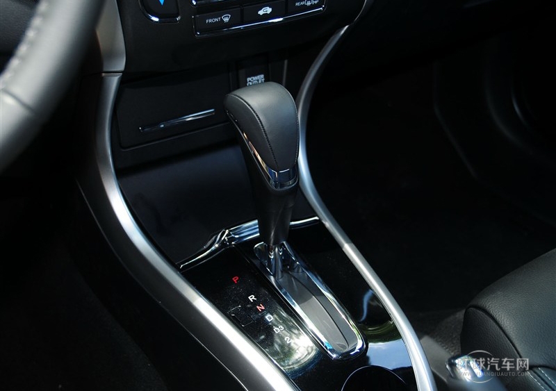 2013款 1.8L 自動旗艦版