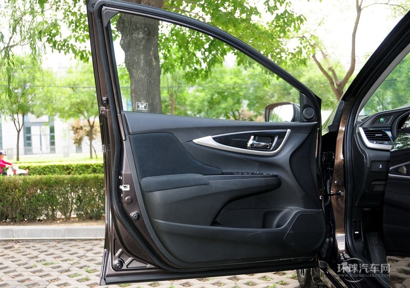 2013款 1.8L 自動旗艦版