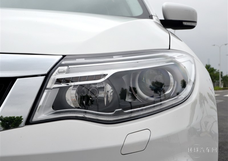 2014款 兩廂 1.6T 自動致臻型(白色)