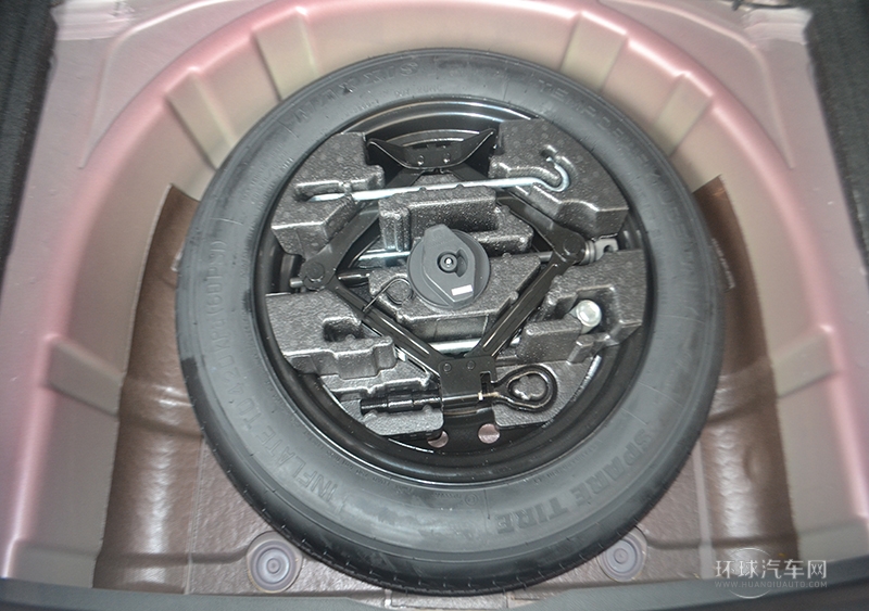 2014款 兩廂 1.6T 自動致臻型（紅色）