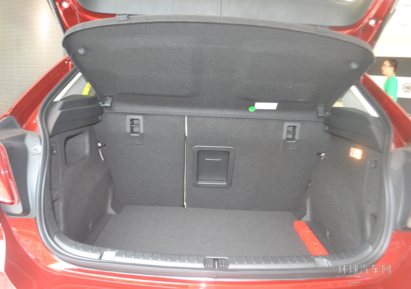 2014款 兩廂 1.6T 自動致臻型（紅色）