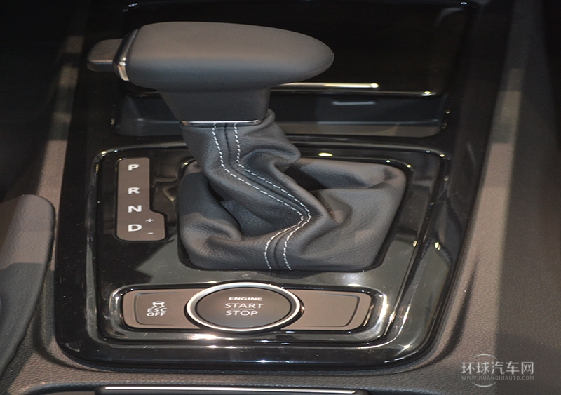 2014款 兩廂 1.6T 自動致臻型（紅色）