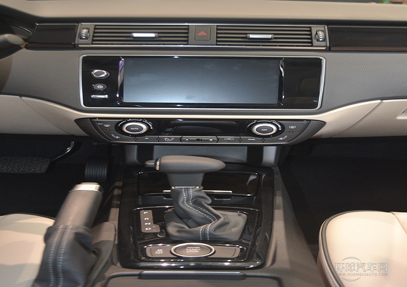 2014款 兩廂 1.6T 自動致臻型（紅色）