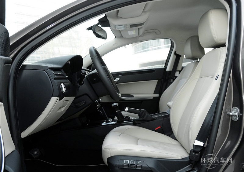 2014款 三廂 1.6T 自動致臻型