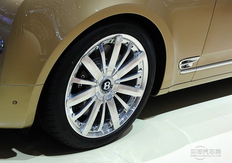 2014款 6.8T 四季臻藏版