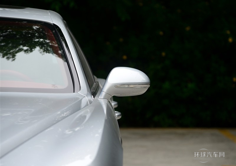 2013款 6.0T W12 豪華版