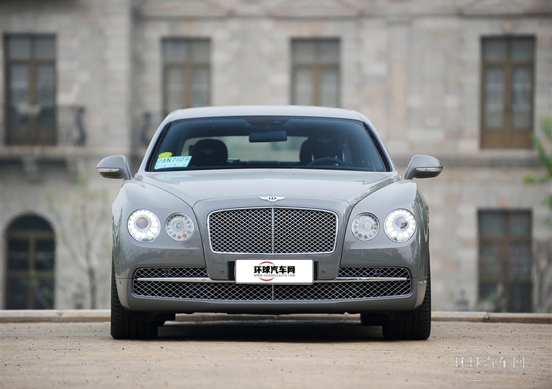 2013款 6.0T W12 尊貴版