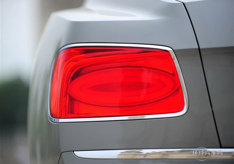 2013款 6.0T W12 尊貴版