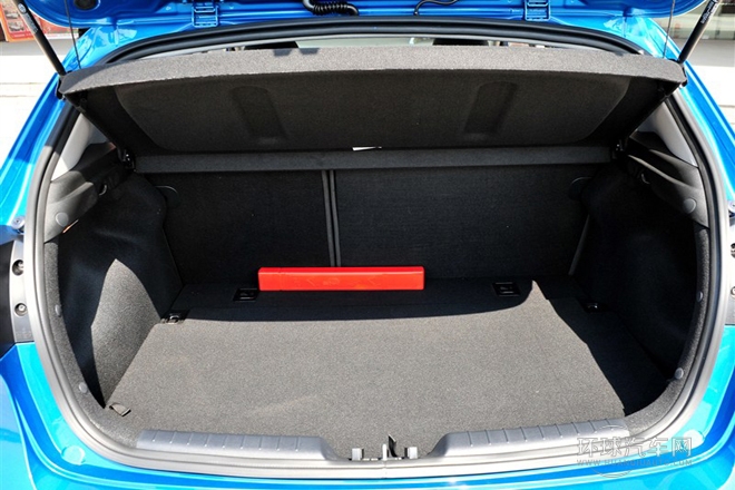 2014款 1.6L 自動Premium