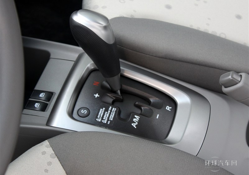 2013款 三廂 1.2L EMT理想版