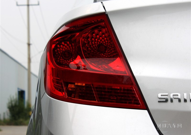 2013款 三廂 1.2L EMT理想版