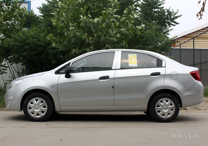 2013款 三廂 1.2L EMT理想版