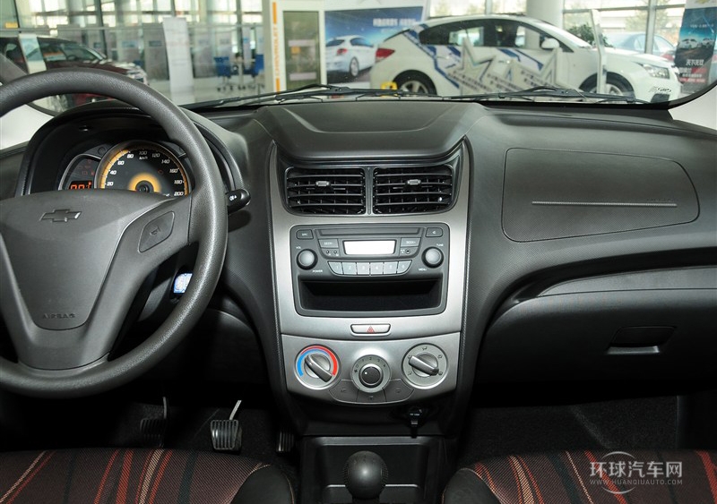 2013款 三廂 1.2L 手動(dòng)時(shí)尚幸福版