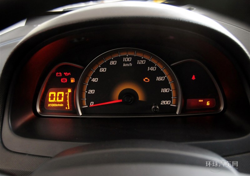 2013款 三廂 1.2L 手動時尚幸福版