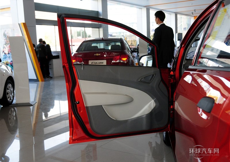 2013款 三廂 1.2L 手動時尚版