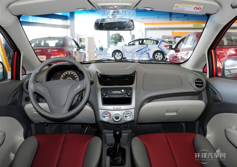 2013款 三廂 1.2L 手動時尚版