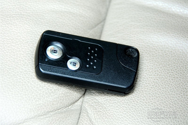 2012款 2.4L 四驅尊貴導航版