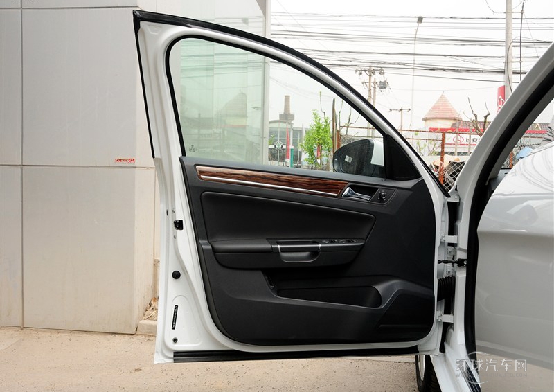 2014款 1.6L 自動豪華型