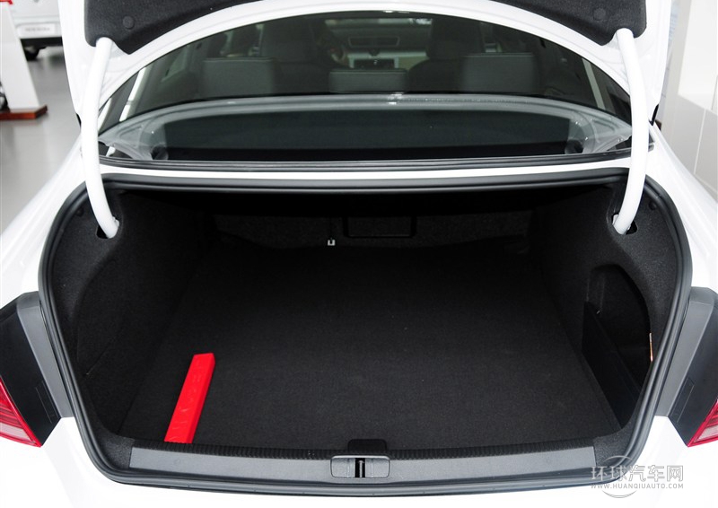 2013款 1.8TSI 尊貴型