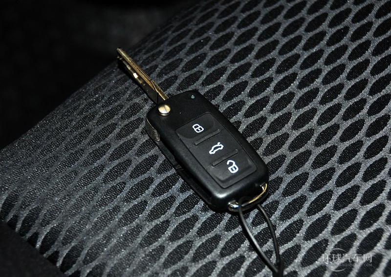 2012款 1.6 自動(dòng)時(shí)尚型