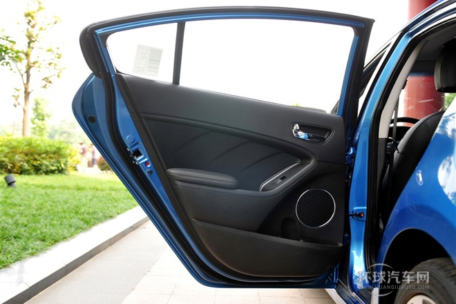 2013款 1.8L 自動Premium